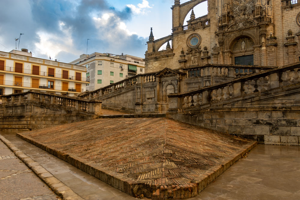 Escalinata de piedra de la Catedral de Jerez