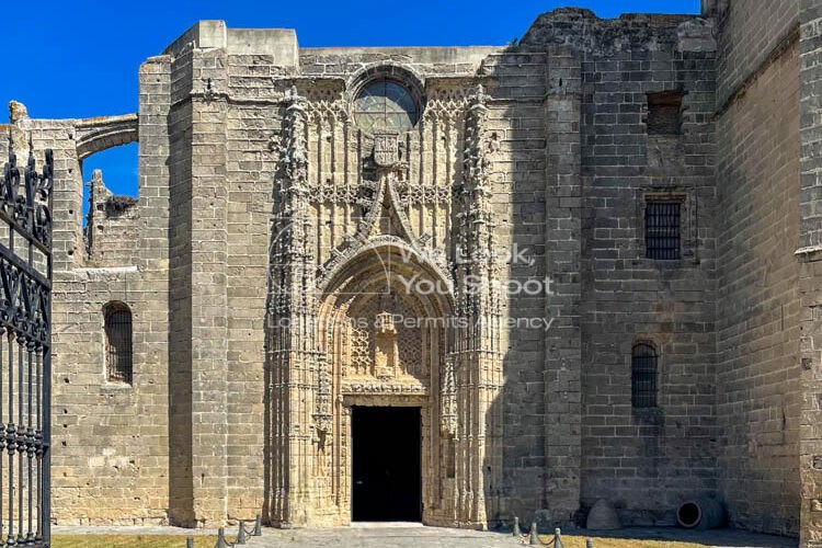 Entrada al Monasterio de la Victoria, piedra, gótico