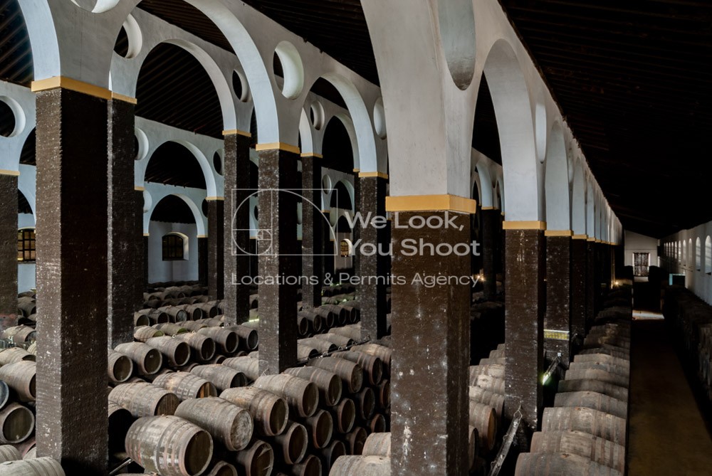 Imponente vista de bodega de manzanilla