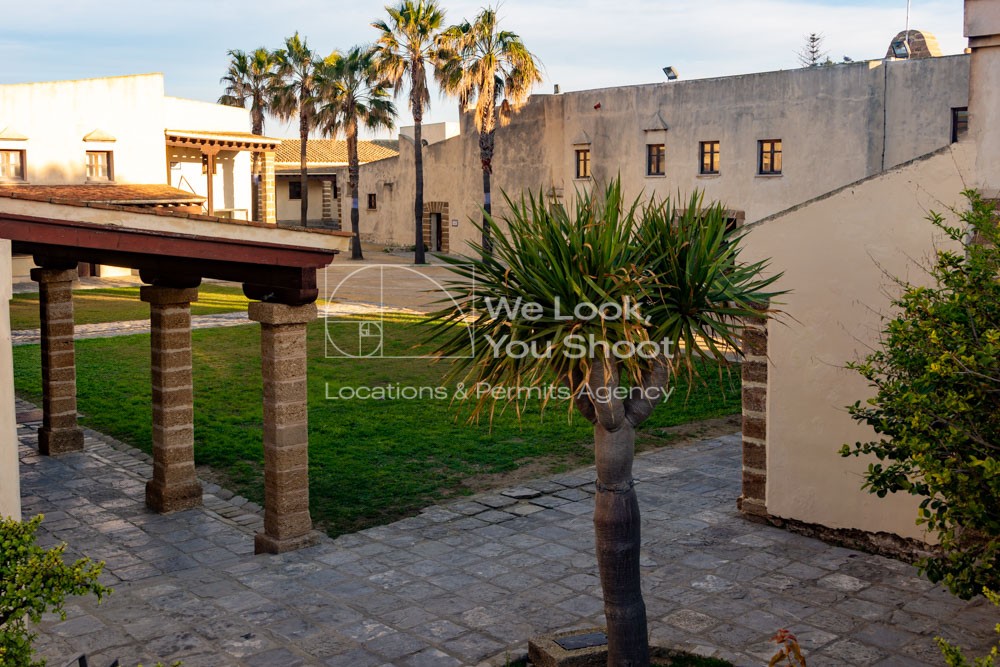 Jardín en el patio de Santa Catalina