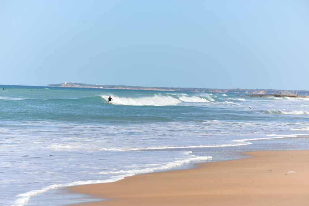 Arena dorada, mar cristalino