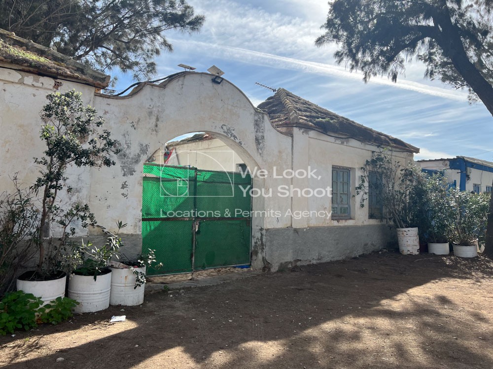 Entrada antigua casa marinera